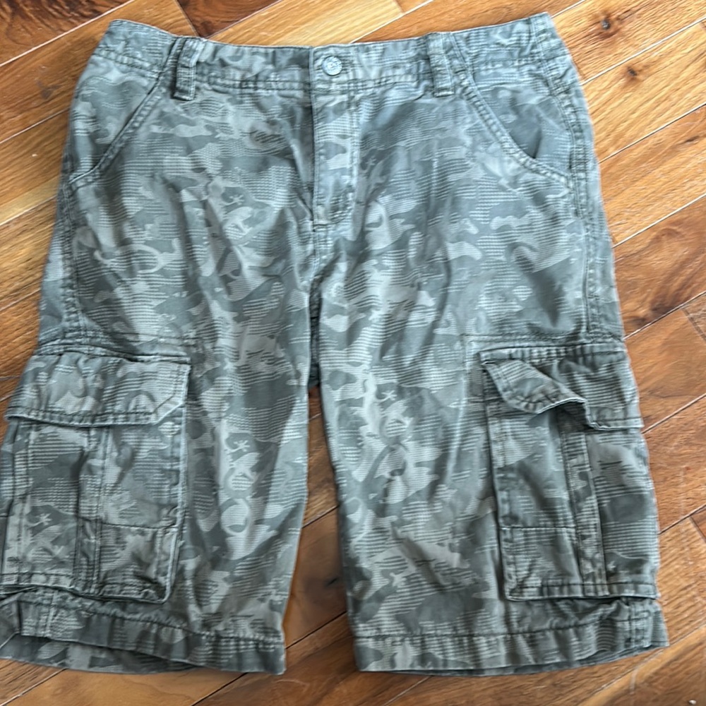 Camo shorts !